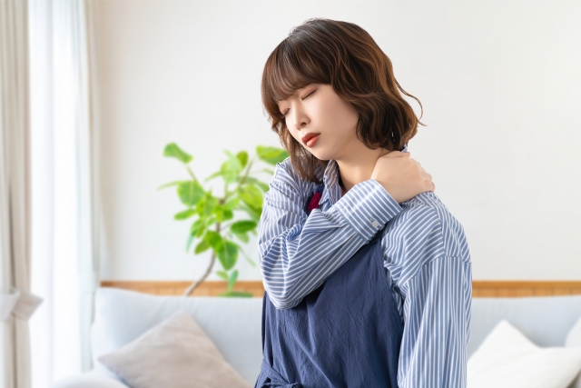 【肩こり】抱っこ育児でつらい肩こりに！セルフケアと指圧マッサージの効果のブログ画像　代々木上原駅徒歩3分　代々木上原鍼灸