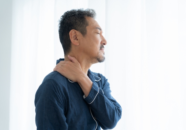40代・50代でマッサージに行っても肩こりが治らない理由と根本的な改善法のブログ画像　代々木上原駅徒歩3分　代々木上原鍼灸院