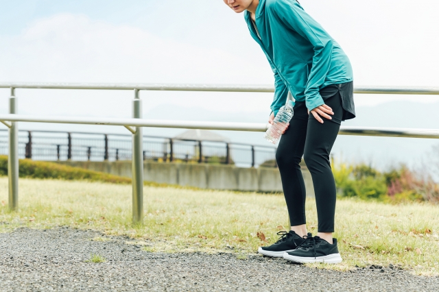 筋トレで股関節が痛い40代・50代へ｜スクワット・デッドリフトで起こる痛みの原因と対処法のブログ画像　代々木上原駅徒歩３分　代々木上原鍼灸院