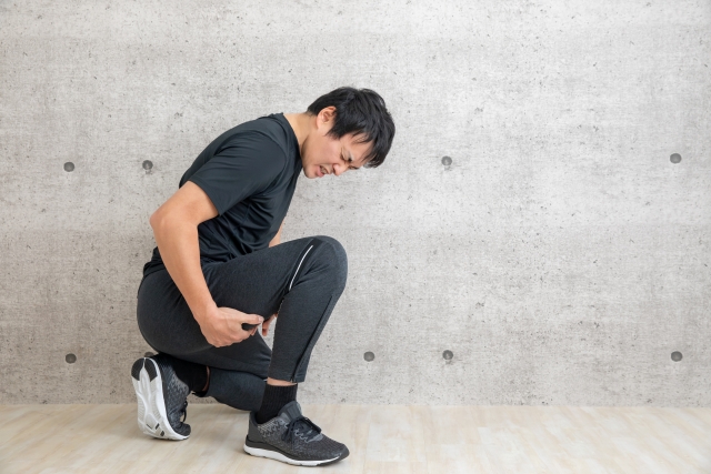 筋トレで股関節が痛い40代・50代へ｜スクワット・デッドリフトで起こる痛みの原因と対処法のブログ画像　代々木上原駅徒歩３分　代々木上原鍼灸院