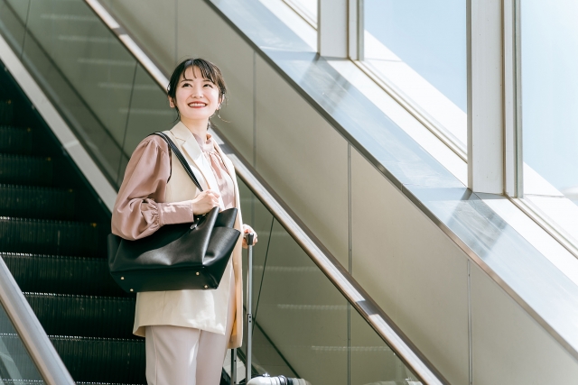 出張・新幹線や飛行機の移動が多い人の腰痛対策|原因とケア方法のブログ画像 代々木上原駅徒歩3分 代々木上原鍼灸院