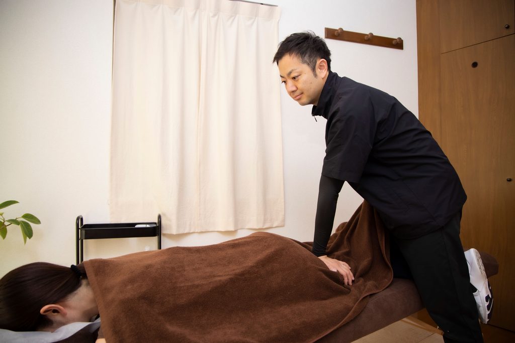 出張・新幹線や飛行機の移動が多い人の腰痛対策|原因とケア方法のブログ画像 代々木上原駅徒歩3分 代々木上原鍼灸院